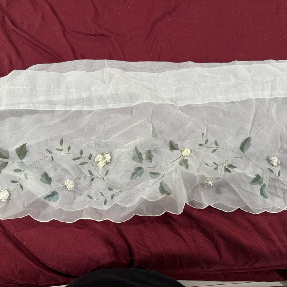 3 piece window curtain set. Perfect condition. - Picture 3 of 5